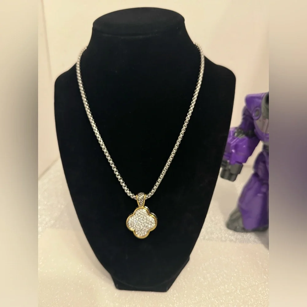 COMPASS NECKLACE